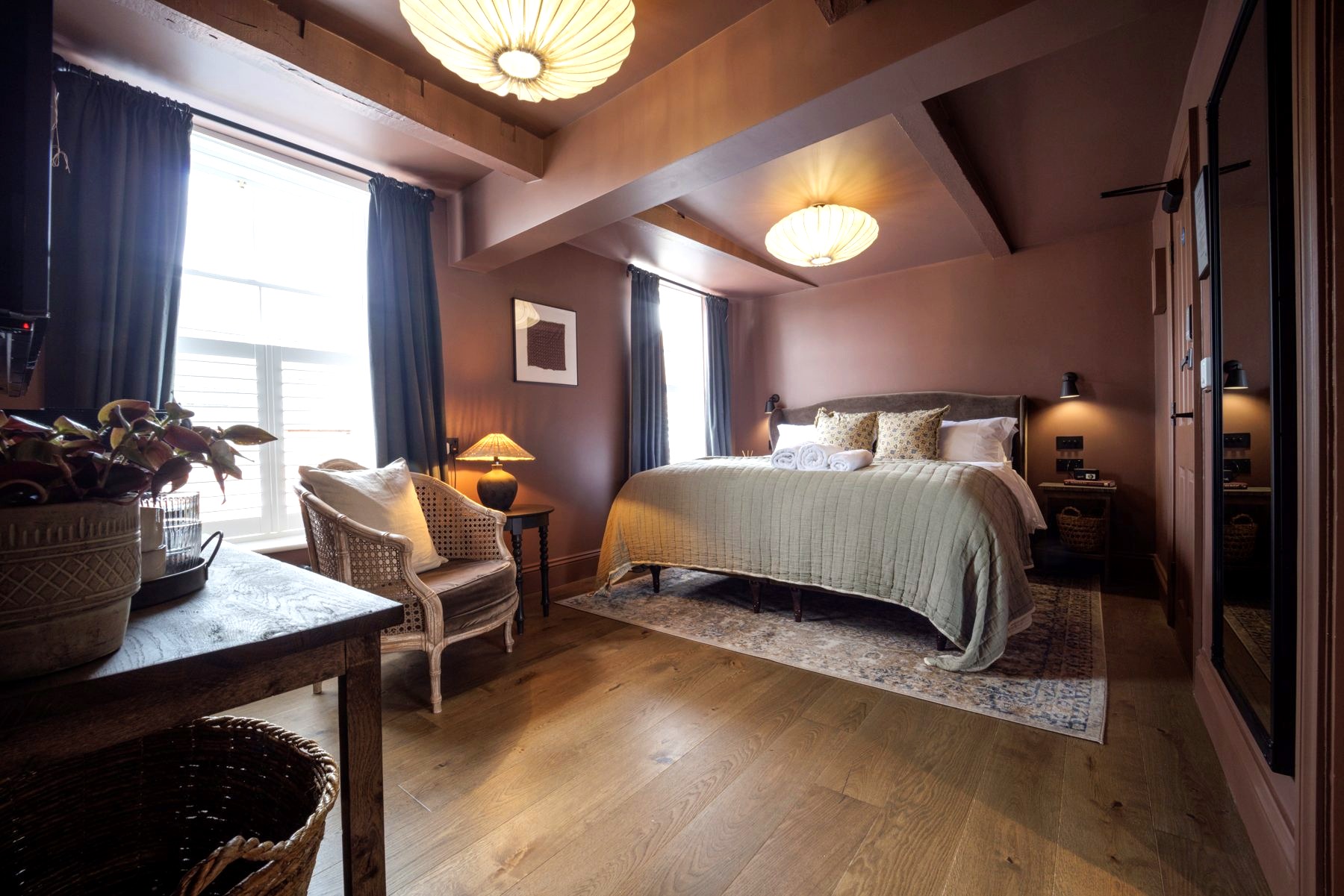 Room 3 at The Silk Rooms, a superior bedroom with a bath and walk-in shower, photo 1